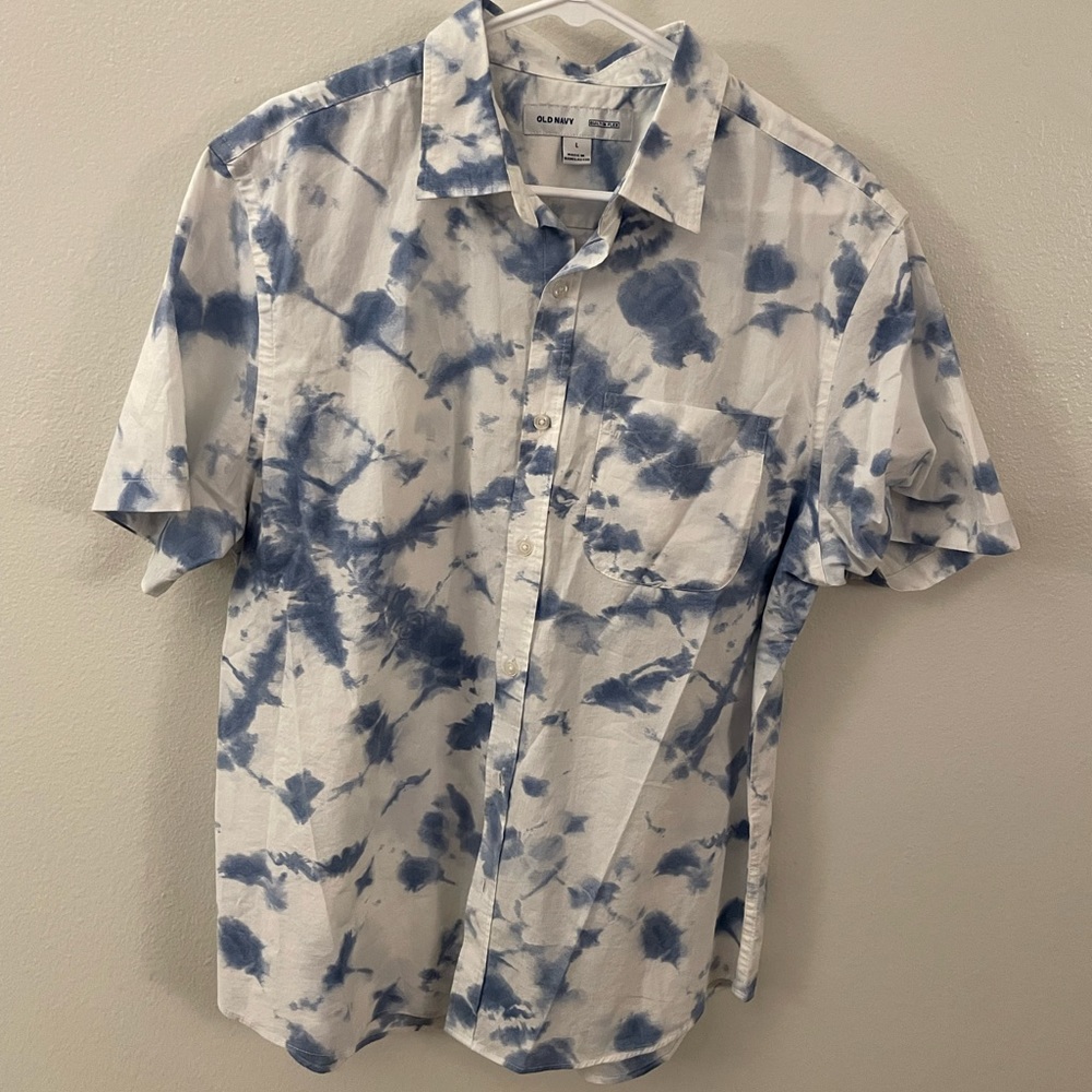 Old Navy short-sleeved button up shirt